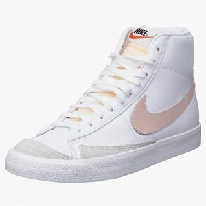 Nike womens Blazer Mid 77 💕